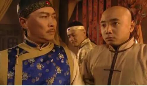 2002年,他在《李卫当官》里出演李卫.就此一炮而红.