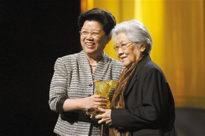 陈强丧事将从简 “李双双”张瑞芳7月3日出殡