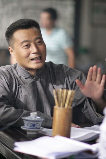 《大酒商》四川热拍 任程伟边寻美食边圆梦