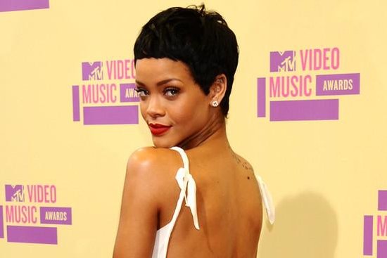 一男子涉嫌前往巴巴多斯跟踪蕾哈娜 被警方逮捕