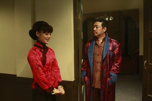 宁静成《三进山城》新符号 旗袍婀娜施美人心