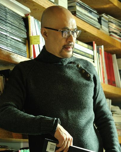 徐锦江谈三级片与小<em>电影</em>:吸烟跟吸<em>白粉</em>的区别