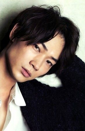 日男星被曝爱<em>嫩妹</em> 疑劈腿两名小10岁女星_娱乐