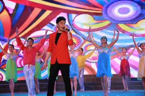 林依轮自曝三年没上春晚:自己不努力造成的