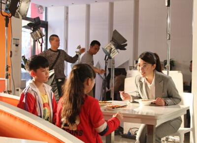 李靓雨首次担任执行导演 执导《大河小虾》