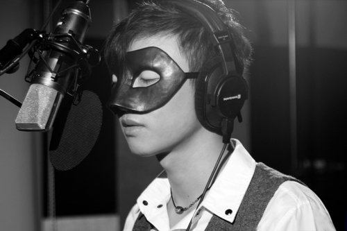 <em>回音哥</em>_<em>回音哥不戴面具照片</em>_回音哥真面目照