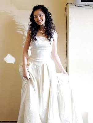 设计师的婚纱_婚纱设计师收入