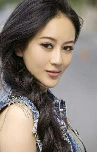 杨安琪《玫瑰炒肉丝》诠释坏女孩 观众直呼过瘾