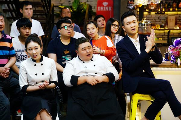 李晴演绎憨厚朴实的厨师被赞“厨师界大白”