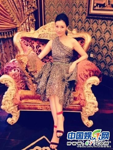 李嘉欣自曝爱子小jm近照 可爱卖萌引网友疯传