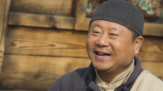 《上阵父子兵》浙江热播 范伟:演英雄很过瘾