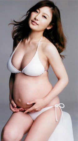 日写真女星熊田曜子晒大肚孕照 网友：成熟味