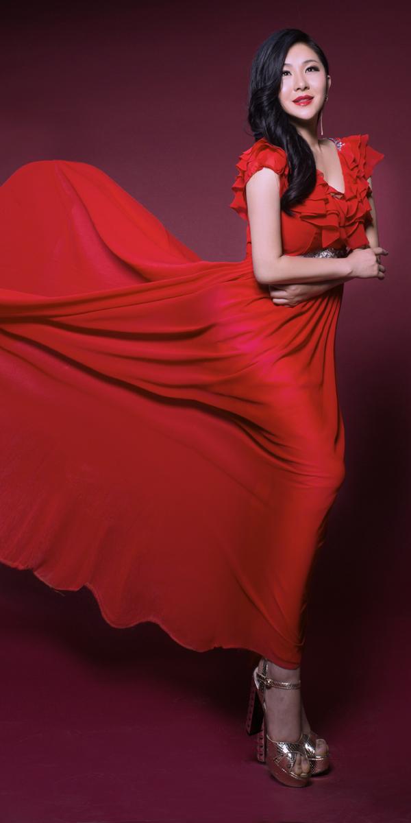 朱贝贝携手马雷拍摄写真 化身“百变娇娃”