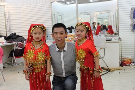 《钢铁年代》获好评 林晓凡受邀“七天乐”