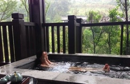 陈乔恩微博晒浴照 粉丝:好想伺候着教主沐浴