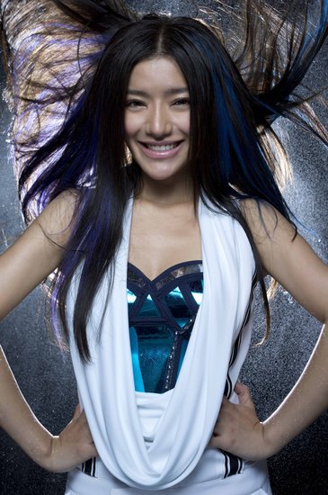 江映蓉EP主打《女人帮》首播 唱响女人快乐之