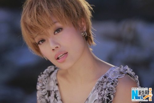 容祖儿拍《不好意思我爱你》新版mv 向往真感