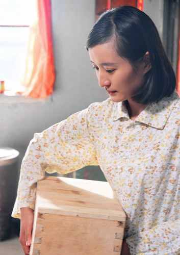 林好新片戏份杀青 戏里“孝妇”戏外“潮女”