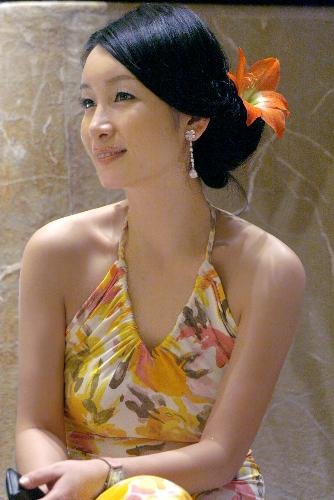 秦海璐被疑成王新军小三 罕见爆乳写真曝光(图)