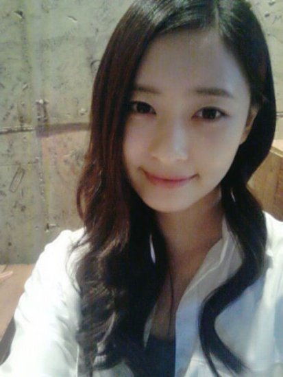 韩25岁女星郑雅律12日自杀身亡 死前曾发帖暗示