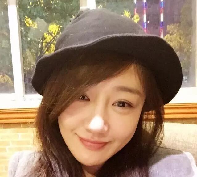 这一次上榜的前女友是薛佳凝~~当年大热剧集《粉红女郎》中的哈妹