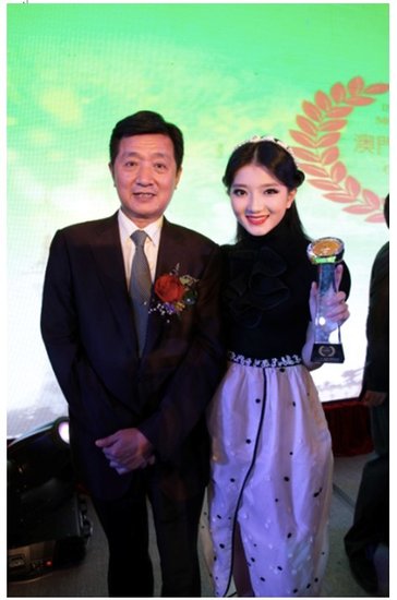 澳门国际电影节载誉归来 白卉子坦言有酸有甜