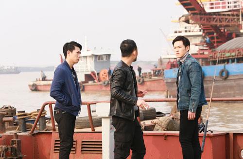 《丧钟》曝剧照 郑晓甫极简休闲帅气十足