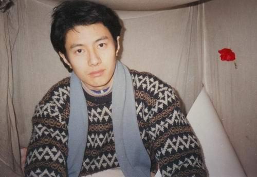 郑钧:颜值曾经"赤裸裸"的高到校草级别