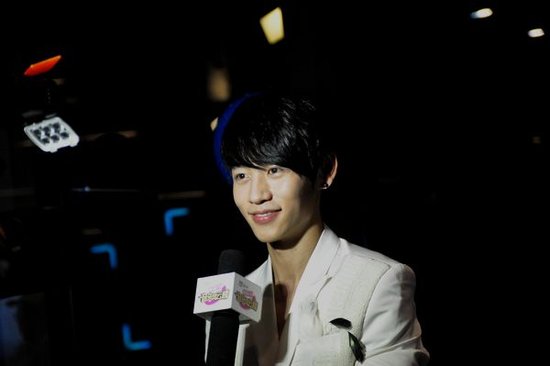 魏晨出席韩国重大颁奖典礼 正式进军亚洲市场