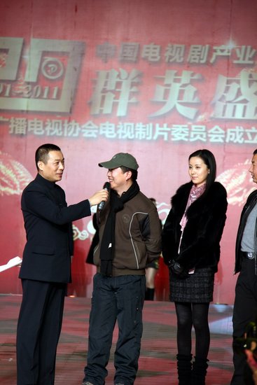 席与立亮相“群英盛典”红毯 挑战热门话题剧