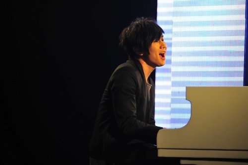 《歌舞青春》主题曲MV首播 林俊杰、张靓颖对