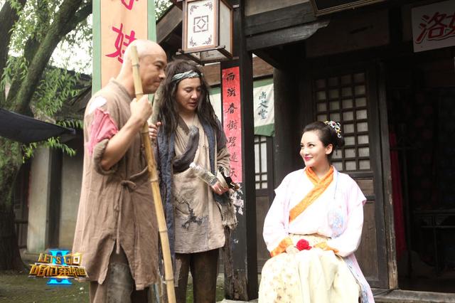 吴谨西录制《咱们穿越吧》 和宋小宝斗智抢沈腾