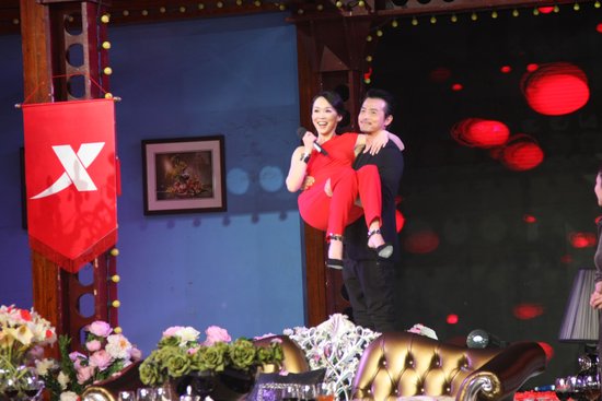 《天天向上》爱家日专场 明星夫妇秀甜蜜家事