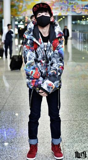 易烊千玺低调正能量 赤子之心粉丝公益行