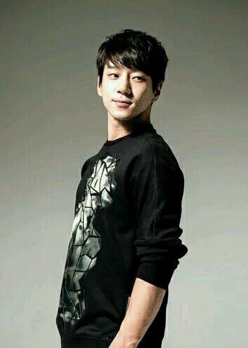  黄致列 录制节目意外摔伤 退场时向观众致歉_娱