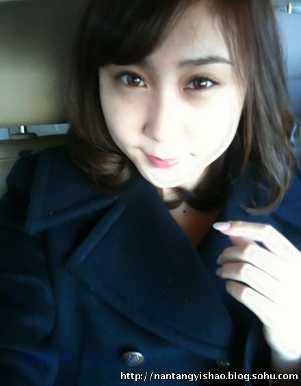 曝水均益19岁漂亮女儿私照 瓜子脸似范冰冰