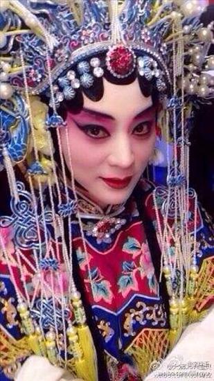 李玲玉挑战国粹京剧 《国色天香》唱《离歌》