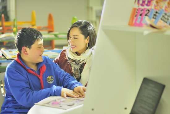 郭蓉发公益歌曲《给我你的爱》 用音乐唤醒爱