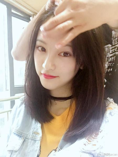 黄灿灿网上晒新发型 网友称:火山哥依旧美丽