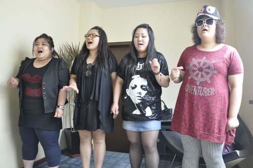 18:30直播花儿朵朵网络唱区北京区50进10比赛