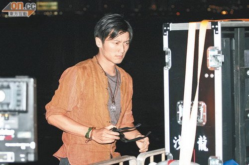 谢霆锋制作公司将入北京 亲自上阵拍宣传片