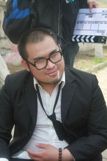 叫兽易小星新片火热拍摄 好友不惜形象鼎力支