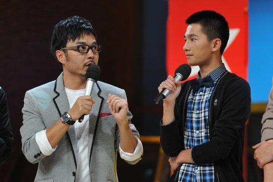 杨洋帅气亮相《天天向上》