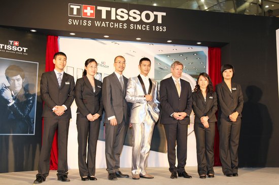 黄晓明帅气代言国际名表 两部电影征战贺岁档【图】