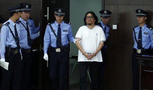 明星酒驾屡禁不止 高晓松入狱谢霆锋玩“顶包”