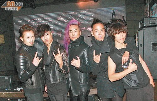 Mr.三登红馆明年1月开唱 内讧爆料内部多吵架