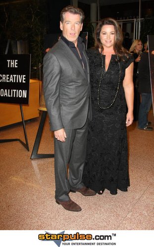 皮尔斯·布鲁斯南炮轰奥巴马保护海洋动物不力 