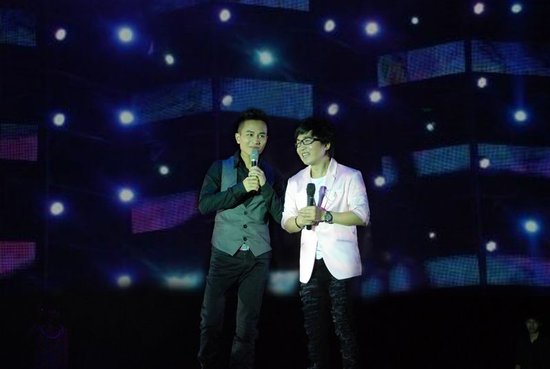 曾春年《最幸福的人》巡唱 连开两场人气爆棚