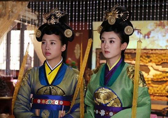 映洁《恋夏》分身乏术 一人分饰<em>双胞胎姐妹</em> - 