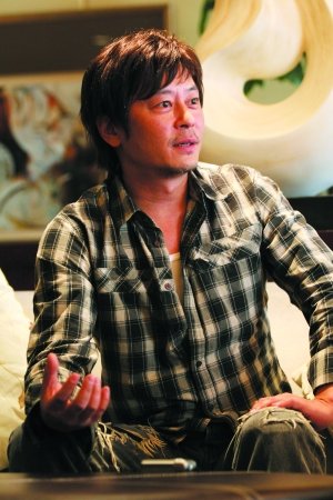 王杰为演唱会飞巴黎购置服装 将以全新形象登